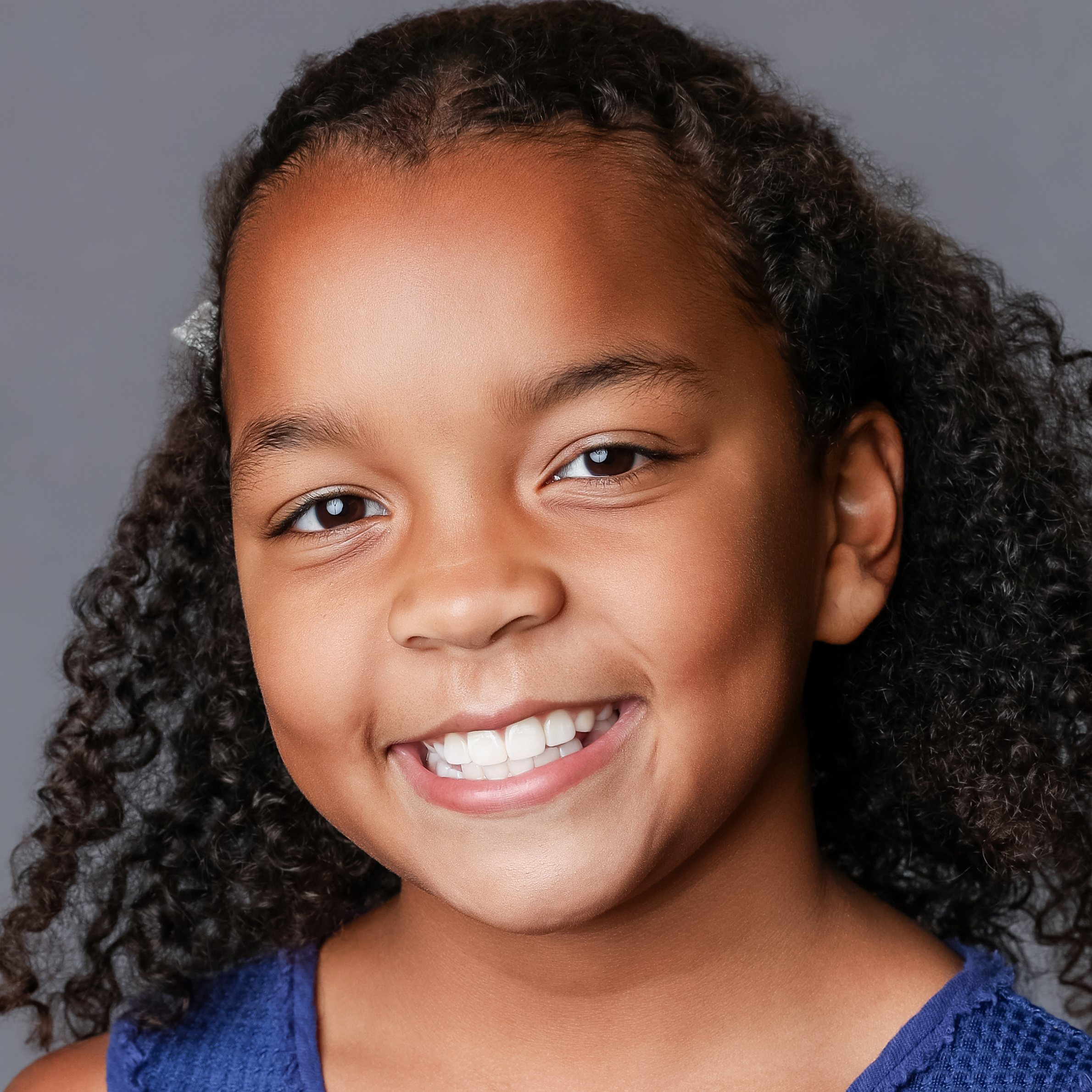 Portrait of a smiling young girl.
